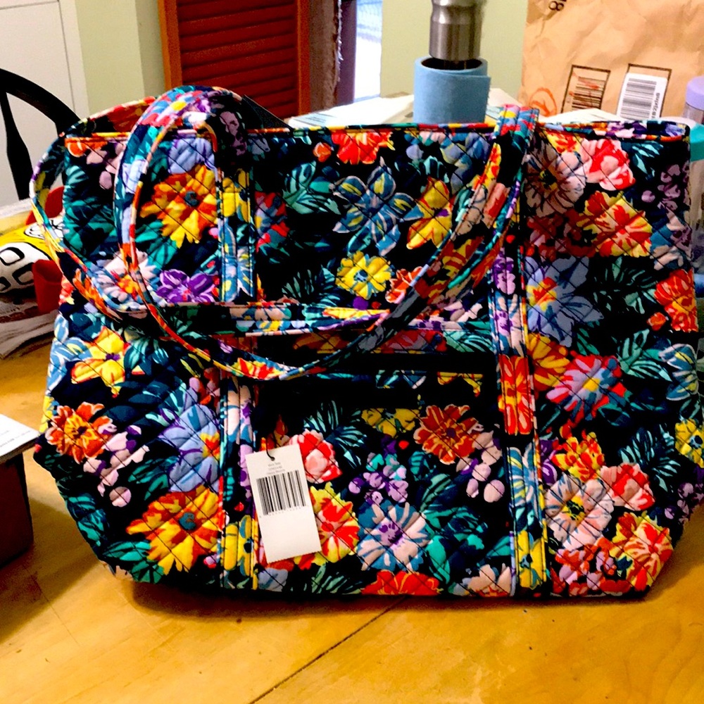 Large Vera Bradley Tote new with tags